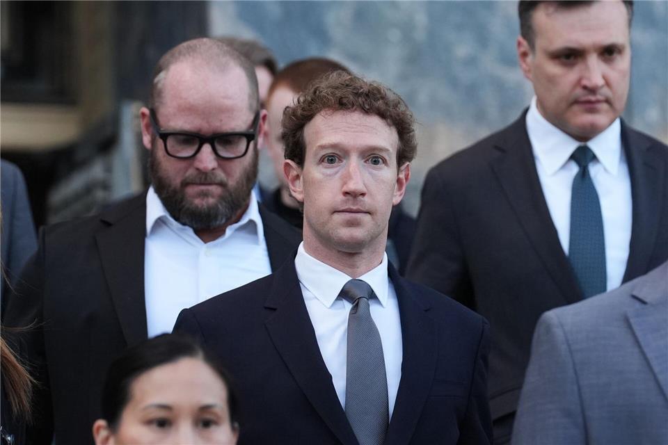 In den USA sagte Meta-CEO Mark Zuckerberg in einem Prozess um das Suchtpotenzial sozialer Medien aus. (Archivbild)Damian Dovarganes/AP/dpa