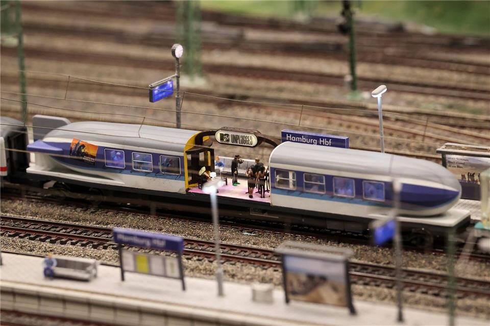 In den acht Waggons entdeckt man viele Details aus Udo Lindenbergs Leben.Christian Charisius/dpa