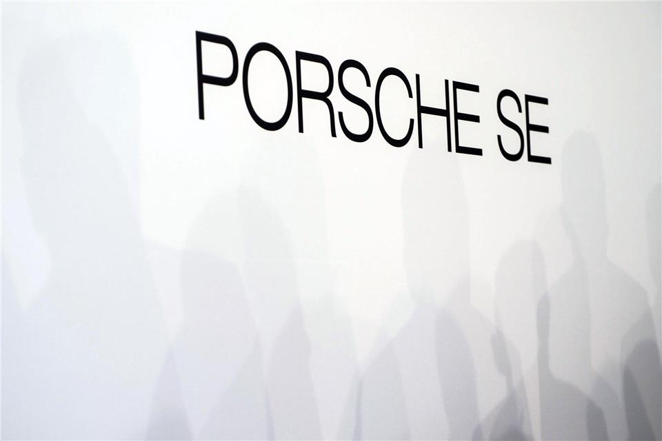 In den ersten sechs Monaten verdiente die Porsche SE eine Milliarde weniger als ein Jahr zuvor. (Archivbild)Lino Mirgeler/dpa