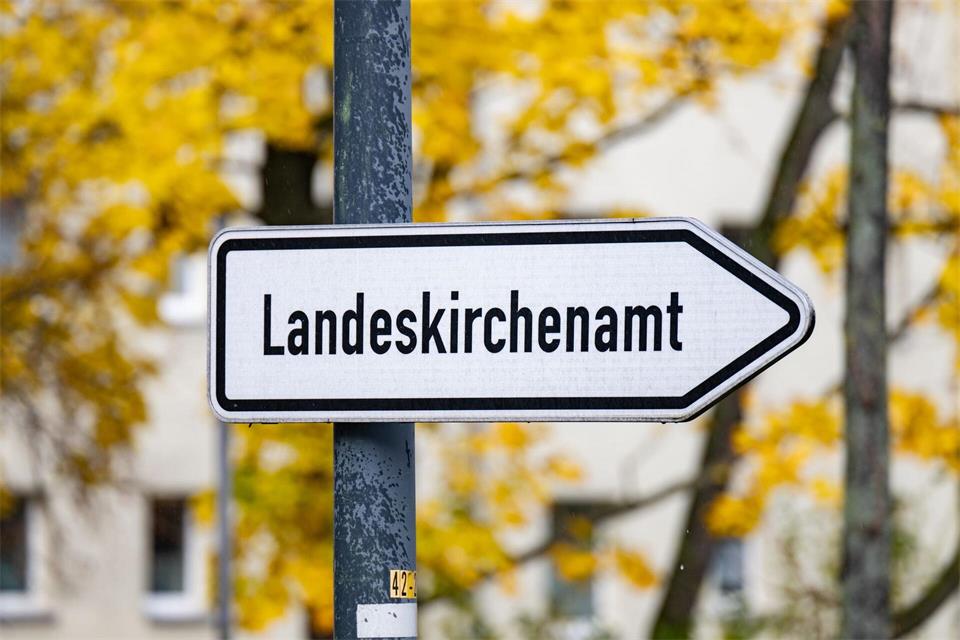 In den evangelischen Kirchgemeinden Sachsen stehen Vorstandswahlen an. (Symbolbild)Robert Michael/dpa