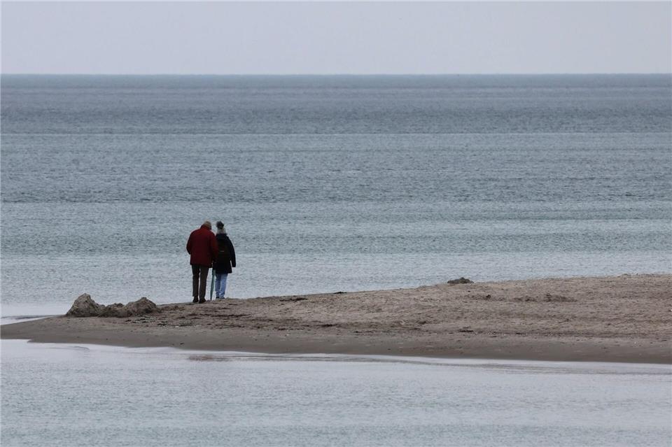 In den kommenden Tagen bleibt das Wetter im Norden meist grau und teilweise nass. (Symbolbild)Bernd Wüstneck/dpa