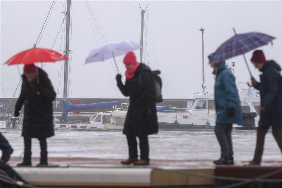 In den kommenden Tagen wird es laut DWD spürbar wärmer.Stefan Sauer/dpa