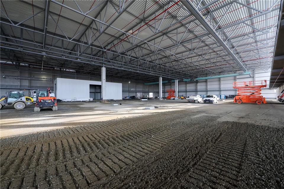 In den neuen Hallen soll ab 2027 das erste in Leipzig montierte Flugzeug fertiggestellt werdenJan Woitas/dpa