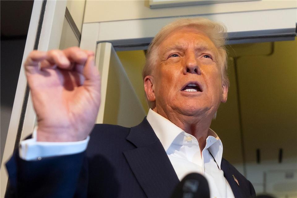 Trump berichtet von MRT-Untersuchung – „Es war perfekt“  In den vergangenen Monaten hatte es immer wieder Spekulationen über den Gesundheitszustand des US-Präsidenten gegeben.Mark Schiefelbein/AP/dpa