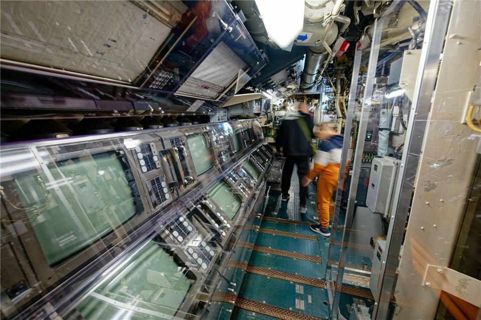 In den vergangenen Monaten wurde das 48 Meter lange und 350 Tonnen schwere Unterseeboot aufwendig für die Eröffnung vorbereitet. Uwe Anspach/dpa