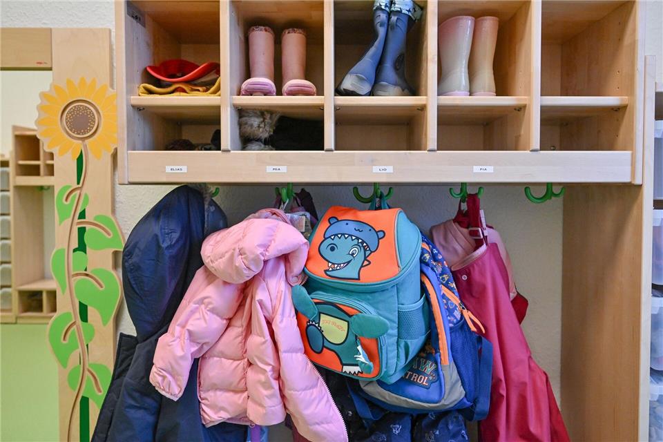 In den vergangenen zehn Jahren ist die Zahl der Kinder unter 15 Jahren in Sachsen-Anhalt leicht gestiegen. (Archivbild)Patrick Pleul/dpa