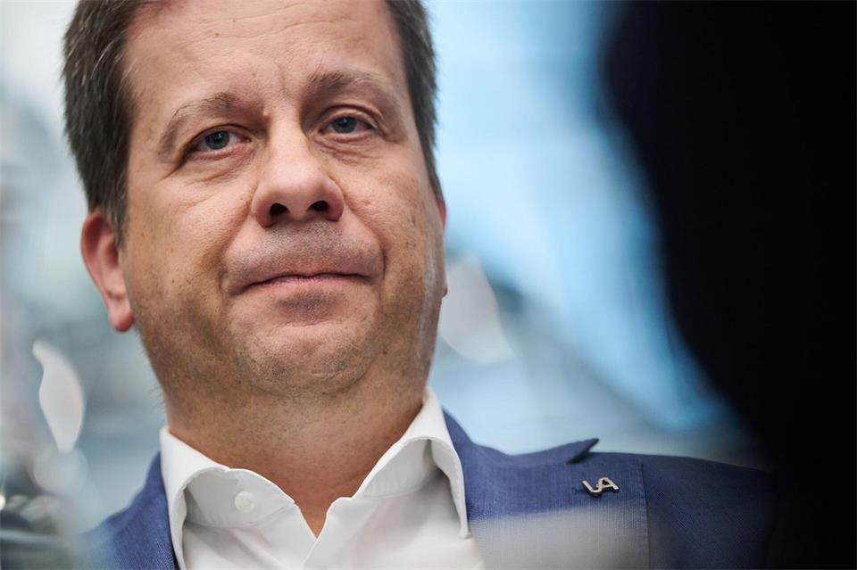In der Berliner Mietwohnungskrise sieht sich Vonovia laut Vorstandschef Mucic als Teil der Lösung. Sebastian Christoph Gollnow/dpa