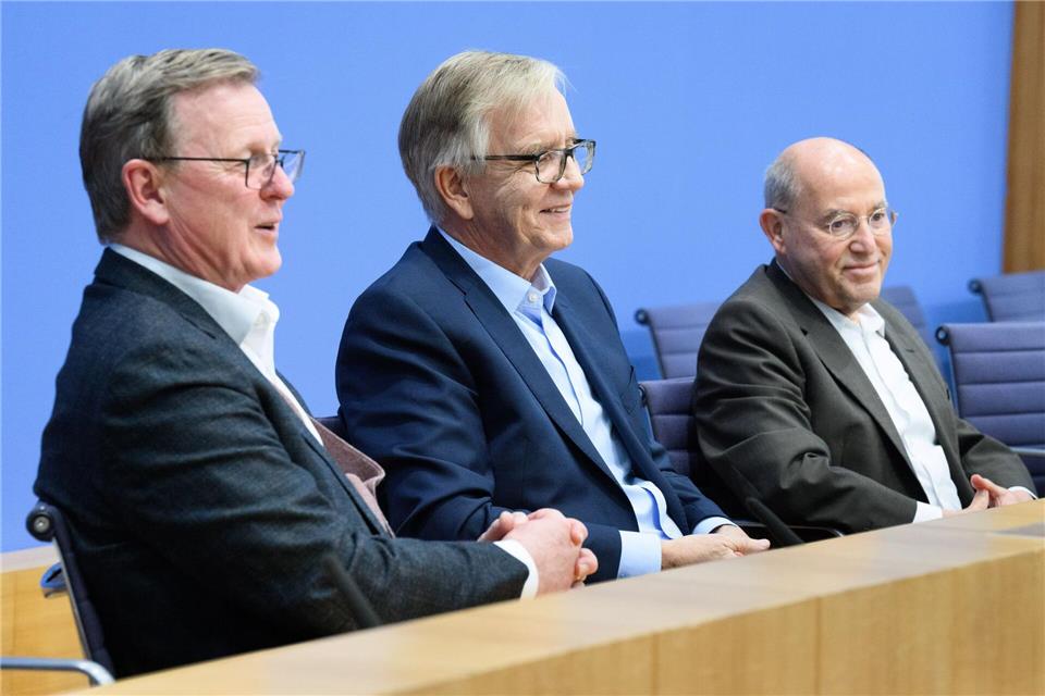In der Bundespressekonferenz zeigten sich die künftigen Direktkandidaten Bodo Ramelow, Dietmar Bartsch und Gregor Gysi recht siegesgewiss.Bernd von Jutrczenka/dpa