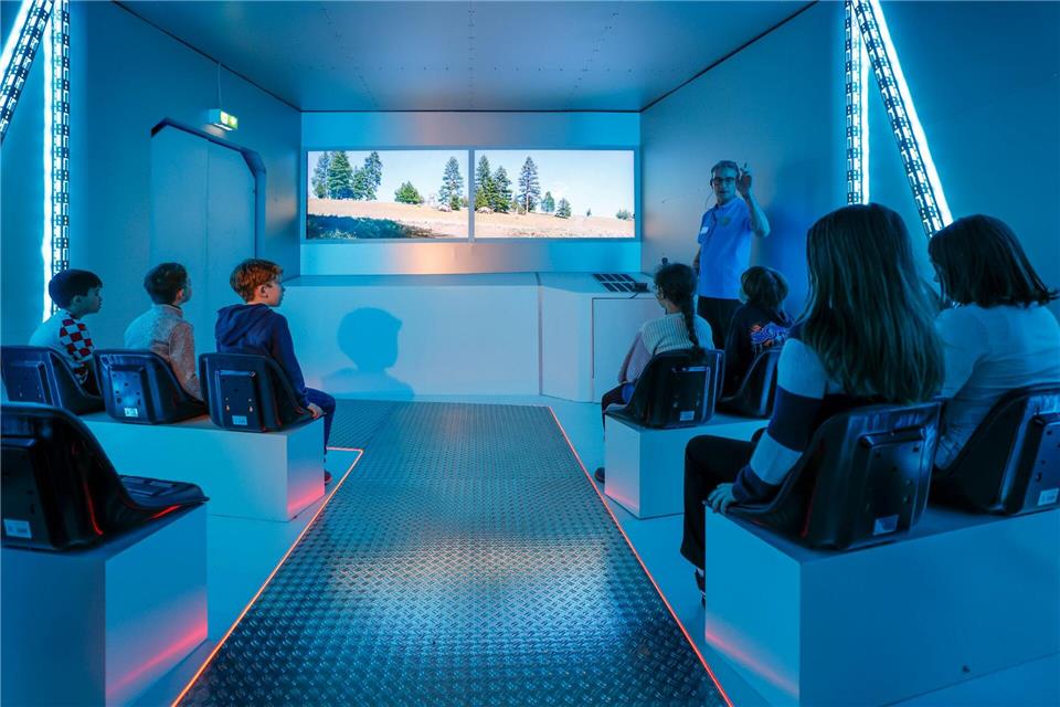 In der „DinoXperience“ erleben Besucher die Welt der Dinos durch interaktive Elemente.Thomas Banneyer/dpa