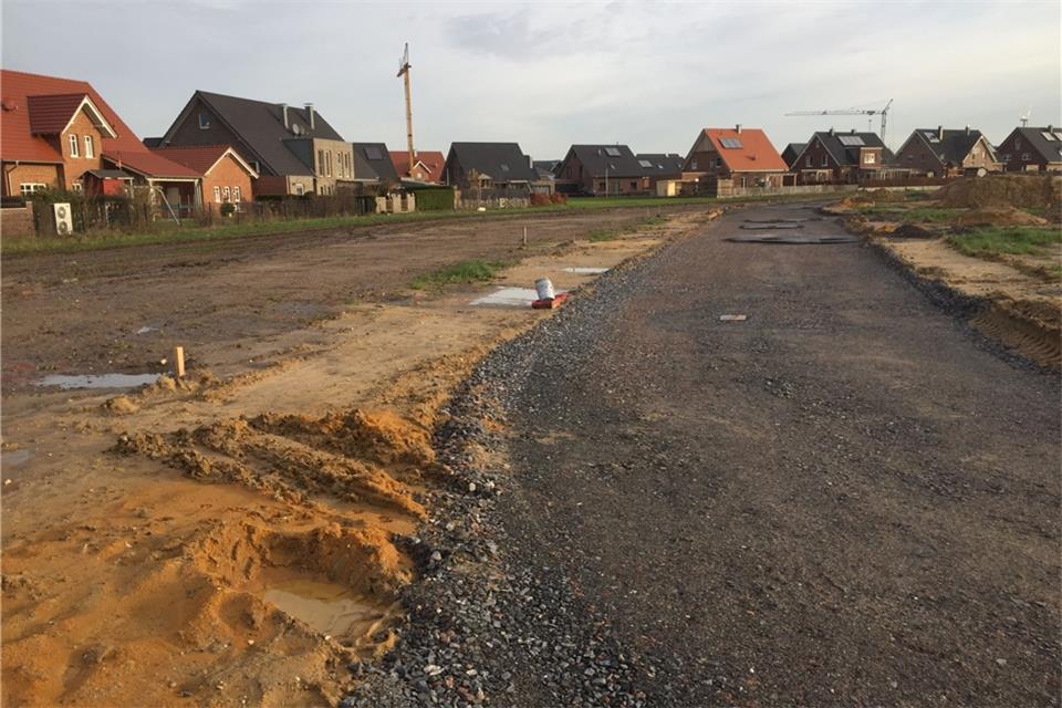 In der Erweiterung des Baugebiets Stockbreede sind die Arbeiten an den Baustraßen fast beendet.