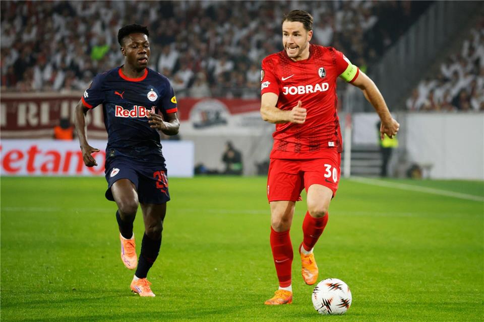 In der Europa League sind Christian Günter (r.) und der SC diese Saison noch ungeschlagen.Philipp von Ditfurth/dpa