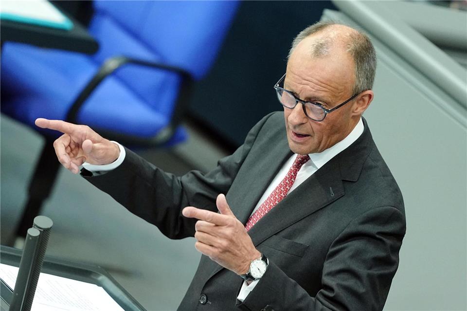In der Generaldebatte des Bundestags stimmt Merz die Bürger auf den „Herbst der Reformen“ ein.Kay Nietfeld/dpa