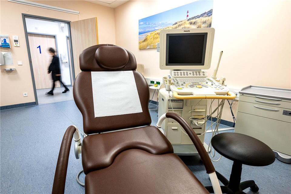 In der Gewaltschutzambulanz finden Menschen nach einer Vergewaltigung oder nach häuslicher Gewalt Hilfe. (Archivbild)Sina Schuldt/dpa