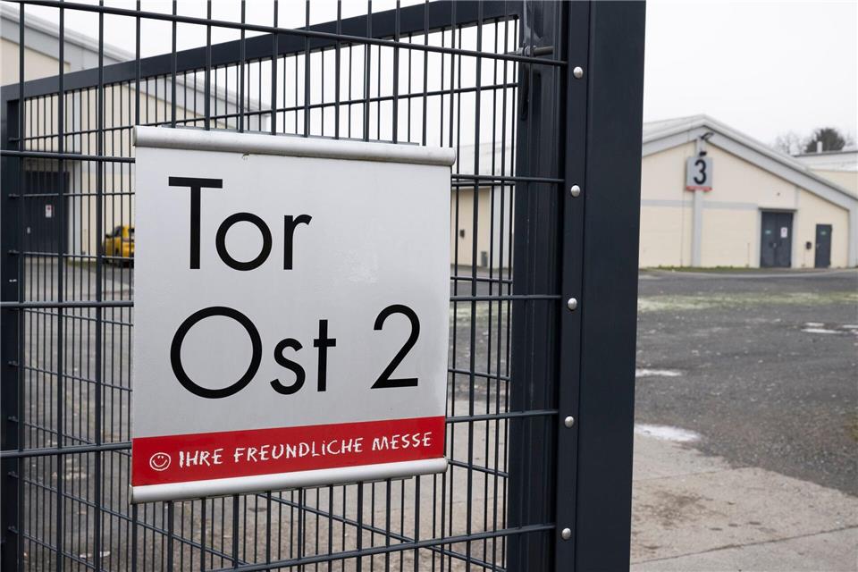 In der Gießener Messe will die AfD ihre neue Jugendorganisation gründen. Das Gelände wird weiträumig abgesperrt. Zehntausende Gegendemonstranten werden erwartet. Boris Roessler/dpa