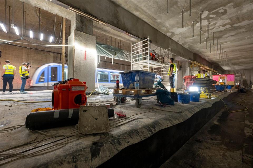 In der Haltestelle Goetheplatz müssen Bauschäden beseitigt werden.Peter Kneffel/dpa