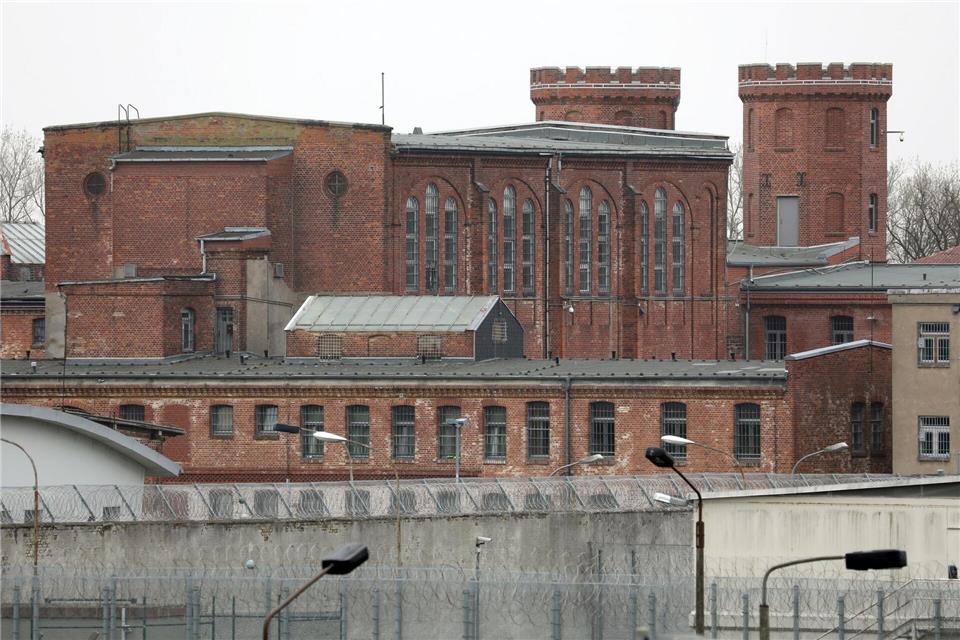 In der Justizvollzugsanstalt Bützow leben in einem separaten Gebäude derzeit 12 Männer in Sicherungsverwahrung. (Archivfoto)Bernd Wüstneck/dpa-Zentralbild/dpa