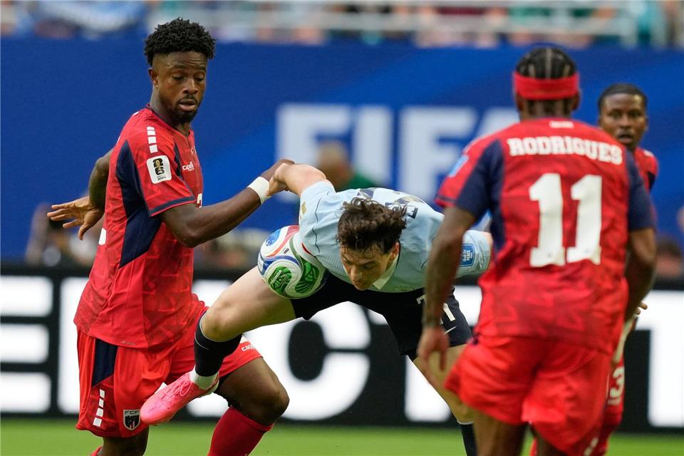 In der Kritik: Uruguays WM-Spieler Federico Vinas (M).Rebecca Blackwell/AP/dpa
