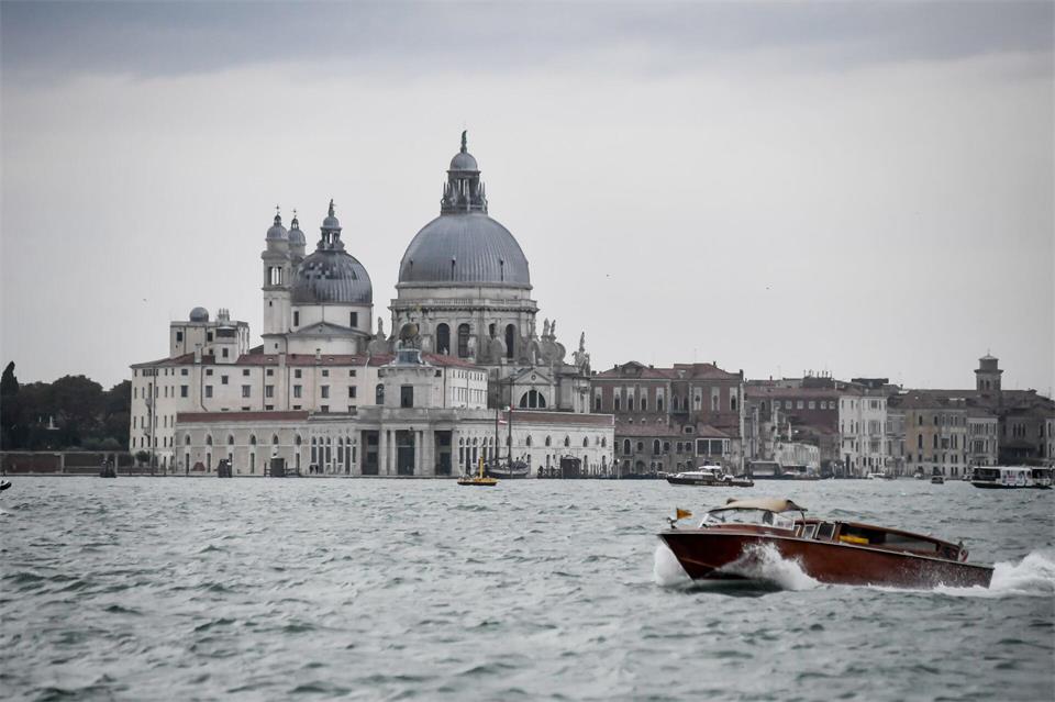 In der Lagune von Venedig sind viele Wassertaxis unterwegs. (Archivbild)Claudio Furlan/LaPresse via ZUMA Press/dpa