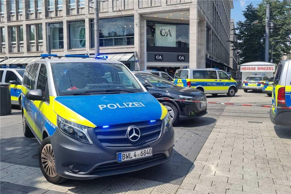 In der Mannheimer Innenstadt ist es zu einem größeren Polizeieinsatz gekommen - laut Polizei war ein mutmaßlicher Fehlalarm der Auslöser. Marco Priebe/dpa