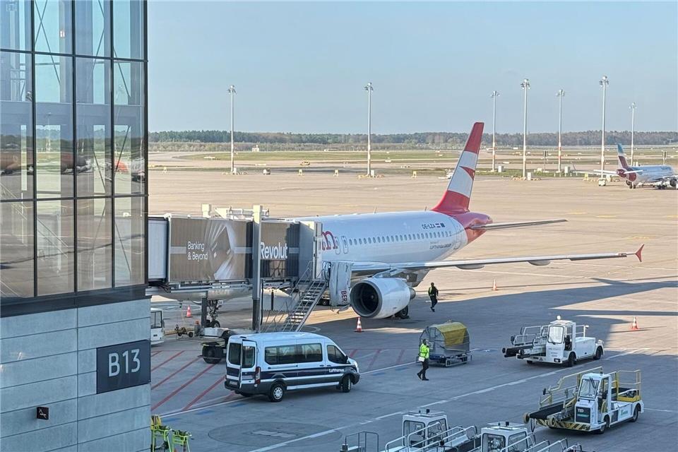 In der Maschine vom Typ A320 der Austrian Airlines hat ein Abschiebehäftling randaliert. --/dpa