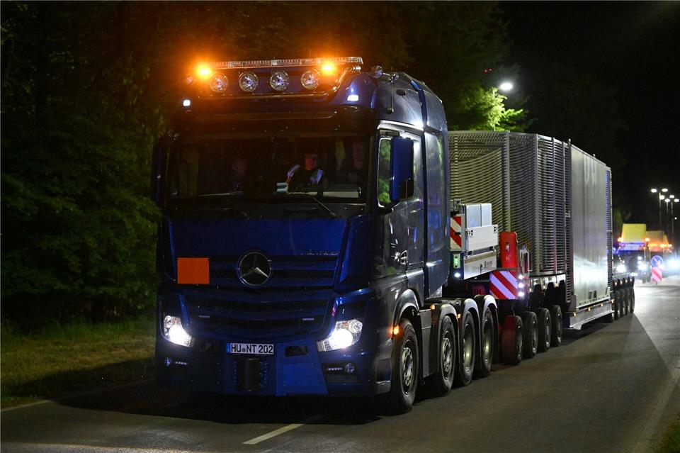 In der Nacht auf Mittwoch ist ein weiterer Atommülltransport durch Nordrhein-Westfalen gefahren. Federico Gambarini/dpa