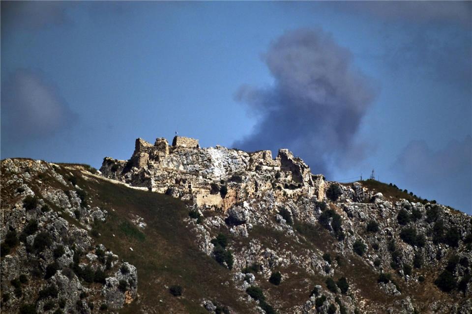 In der Nacht und am Freitagmorgen kam es zu gegenseitigem Beschuss zwischen der israelischen Armee und der Schiitenmiliz Hisbollah.Leo Correa/AP/dpa