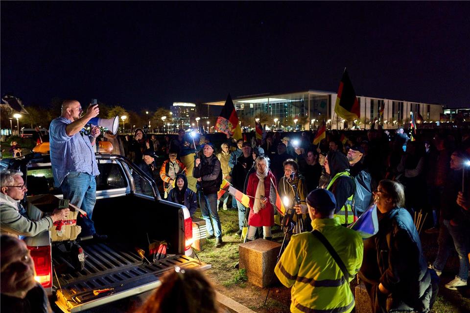 In der Nähe des Reichstages gab es eine Kundgebung. Michael Ukas/dpa