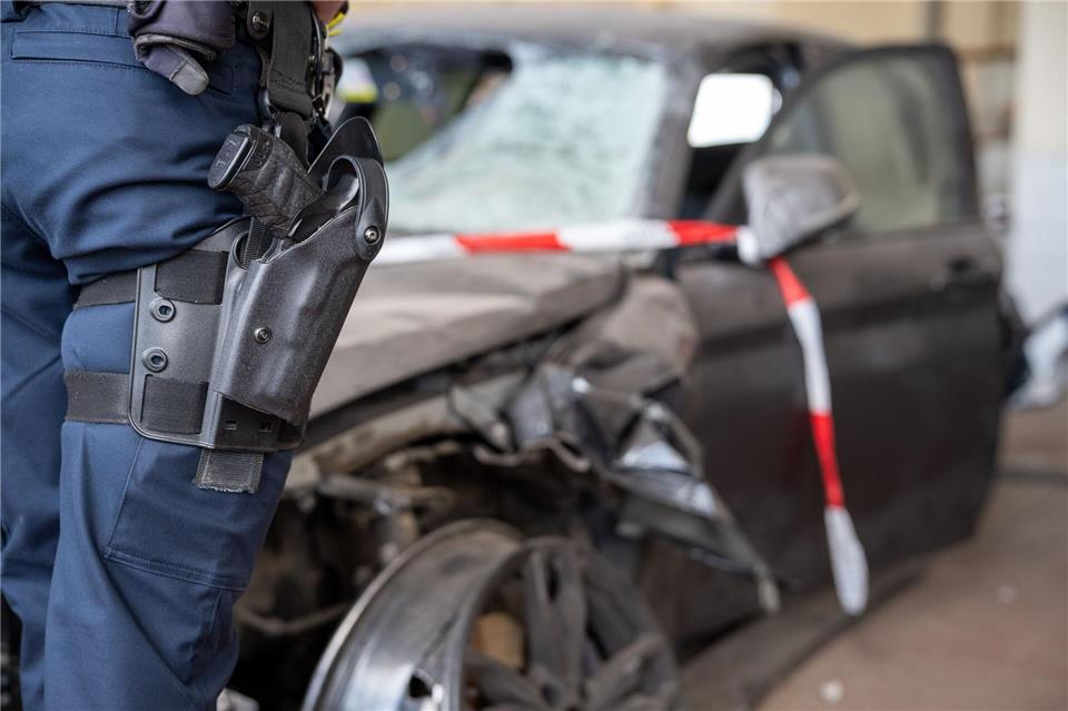 In der Regel lesen die Experten das Airbag-Steuergerät aus, wenn es bei dem Unfall nicht zerstört wurde.Harald Tittel/dpa