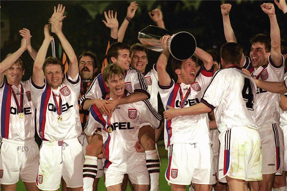 In der Saison 1995/96 gewannen die Bayern trotz viel Unruhe den UEFA-Pokal.Frank Leonhardt/dpa