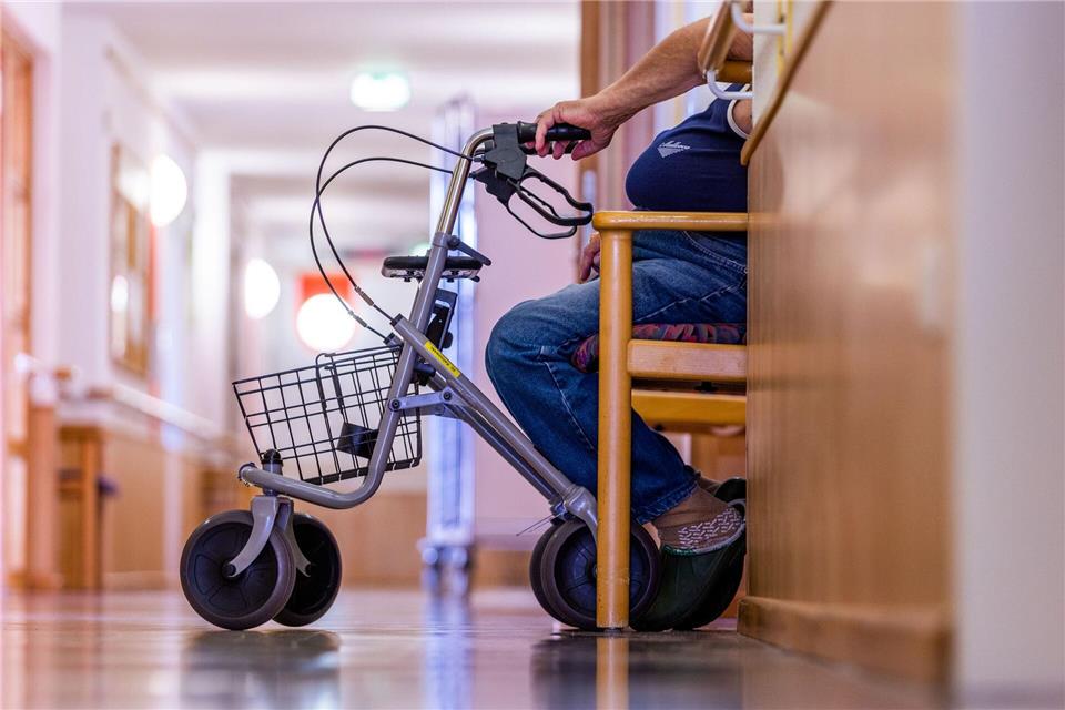 In der Sozial- und Eingliederungshilfe steigen die Ausgaben immer weiter, kritisiert der Landesrechnungshof Mecklenburg-Vorpommern nach einer Sonderprüfung. (Symbolbild)Jens Büttner/dpa