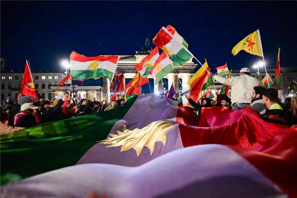 In der Spitze nahmen rund 2.000 Menschen an der Demonstration teil. Sebastian Christoph Gollnow/dpa