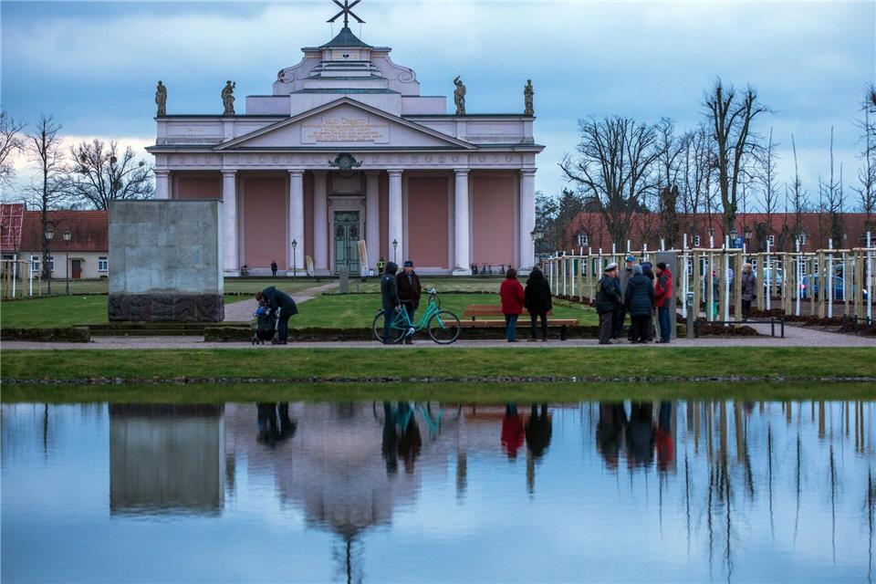 In der Stadtkirche Ludwigslust aus dem 18. Jahrhundert soll das 350 Quadratmeter große Altargemälde auf Papiermaché mit Hilfe von Geld aus Berlin restauriert werden. (Archivbild)picture alliance / Jens Büttner/dpa-Zentralbild/ZB