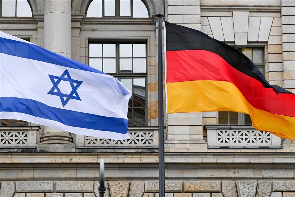 In der Union gibt es offene Kritik an der schwarz-roten Bundesregierung und dem Rüstungsembargo gegen Israel. Das BSW wiederum sagt, die Ankündigung eines Teilstopps für Rüstungsexporte geht nicht weit genug. (Symbolbild)Jens Kalaene/dpa-Zentralbild/dpa