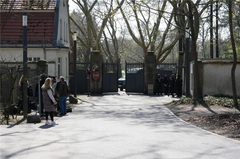 In der Villa Borsig am Tegeler See im Norden Berlins sollen die Spitzen der Koalition zu Beratungen zusammengekommen sein. Bestätigt wird das bisher nicht. Sven Kaeuler/dpa