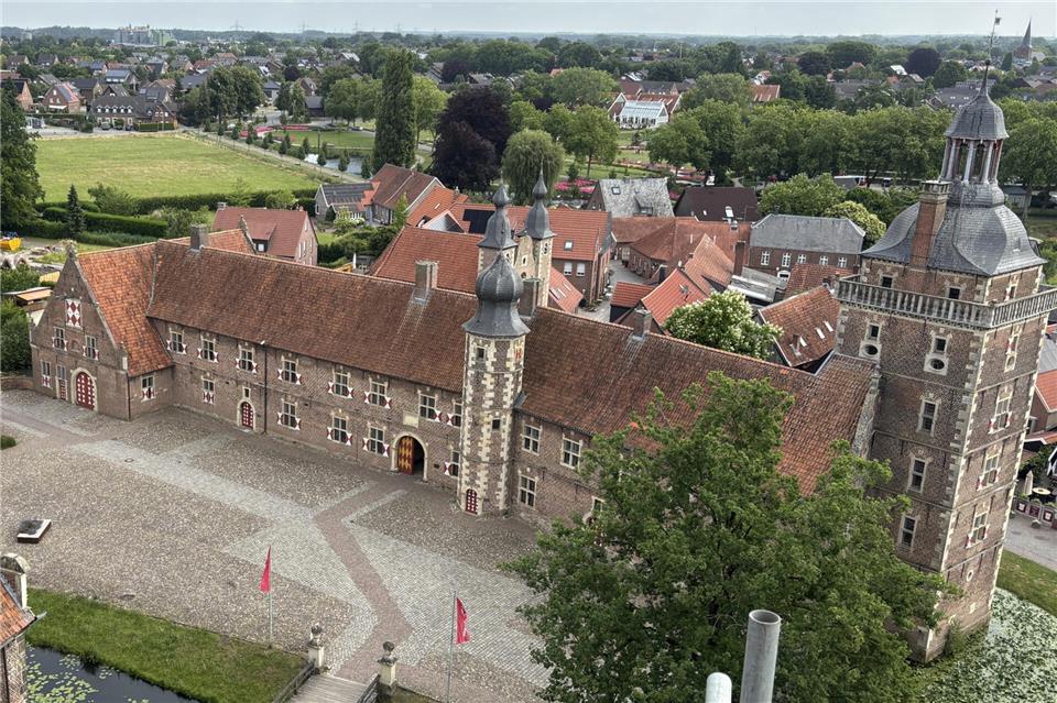 In der Vorburg des Schlosses, in einem Seminarraum neben dem Sterndeuterturm, soll der Auftakt der neuen Gesprächsreihe stattfinden.