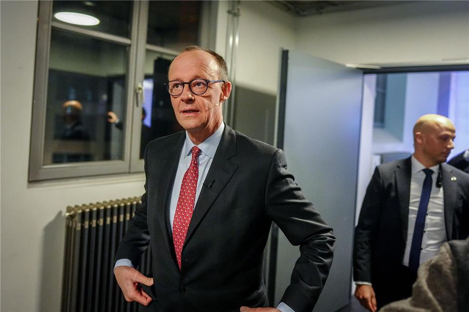 In der „Wahlarena“ werden die Kanzlerkandidaten nacheinander befragt. Friedrich Merz von der Union ist zuerst an der Reihe.Kay Nietfeld/dpa