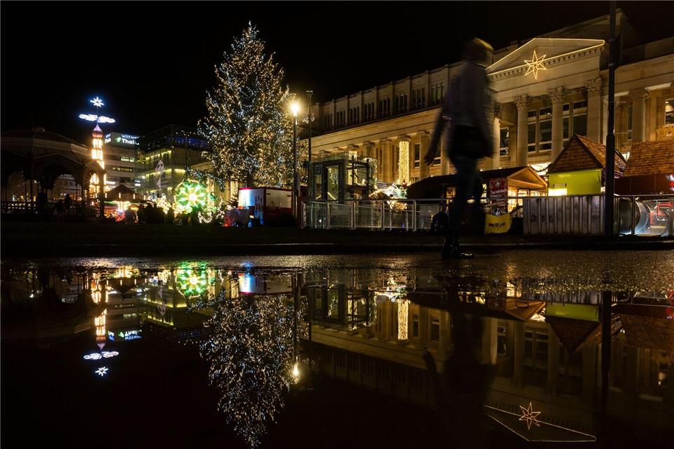 In der Weihnachtszeit verstärkt sich bei vielen Menschen das Gefühl von Einsamkeit.Marijan Murat/dpa/dpa-tmn