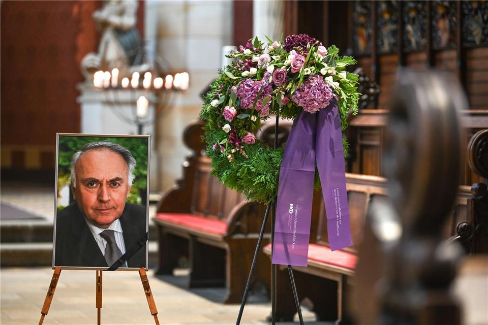 In der Wittenberger Schlosskirche wurde an den ehemaligen Ministerpräsidenten Wolfgang Böhmer erinnert. Heiko Rebsch/dpa