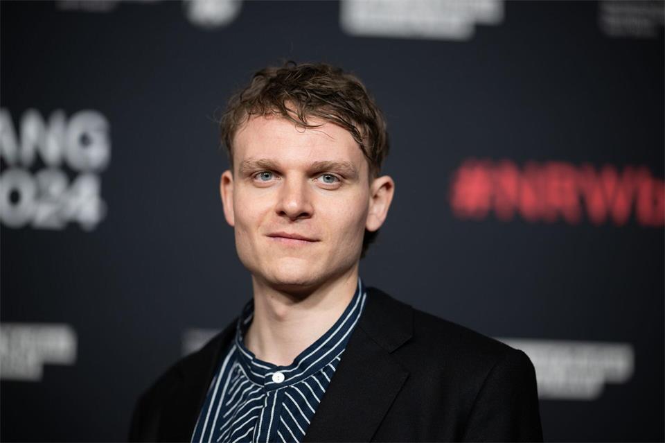 In der ZDF-Serie „Olivia“ spielt Johannes Hegemann Olivia Jones. (Archivbild)Sebastian Christoph Gollnow/dpa