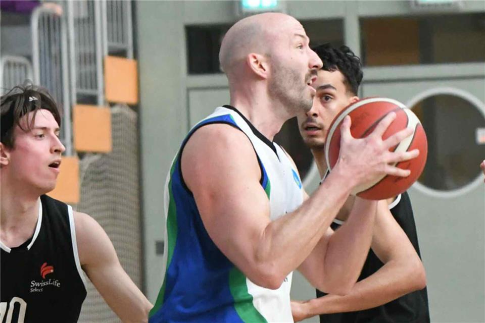In der heutigen Borkener Oberliga-Mannschaft zählt Center Steffen Döhler zu den absoluten Leistungsträgern.