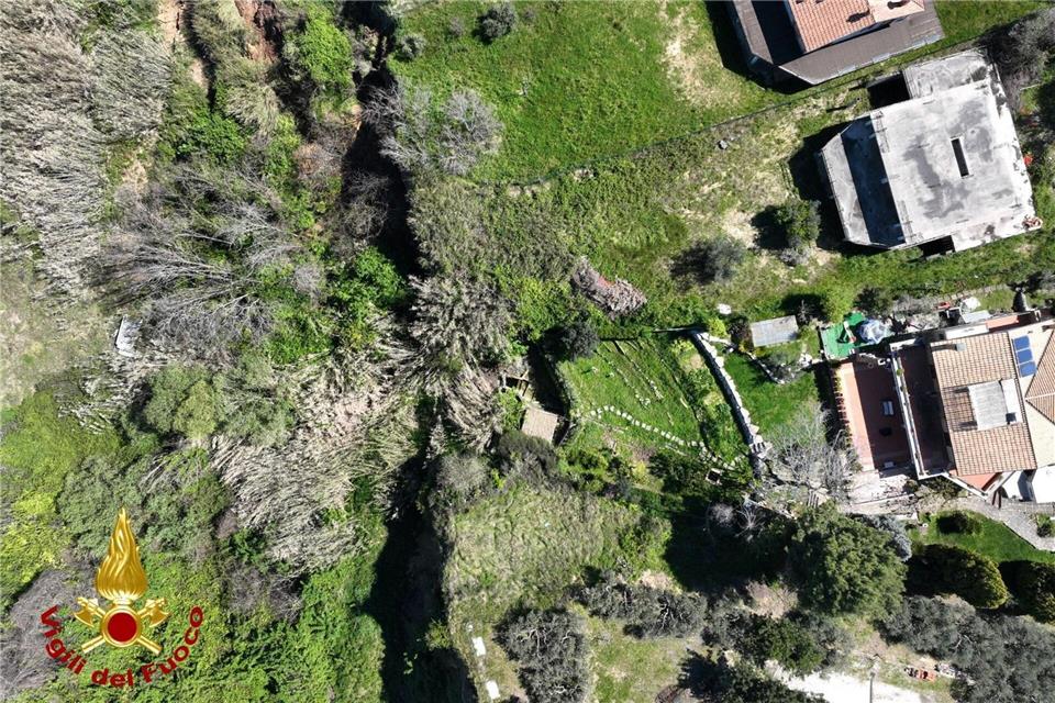 In der kleinen italienischen Region Molise hat sich ein Erdrutsch reaktiviert. Dutzende Menschen wurden evakuiert. Die Verkehrsverbindungen sind derzeit unterbrochen.-/Vigili Del Fuoco/dpa