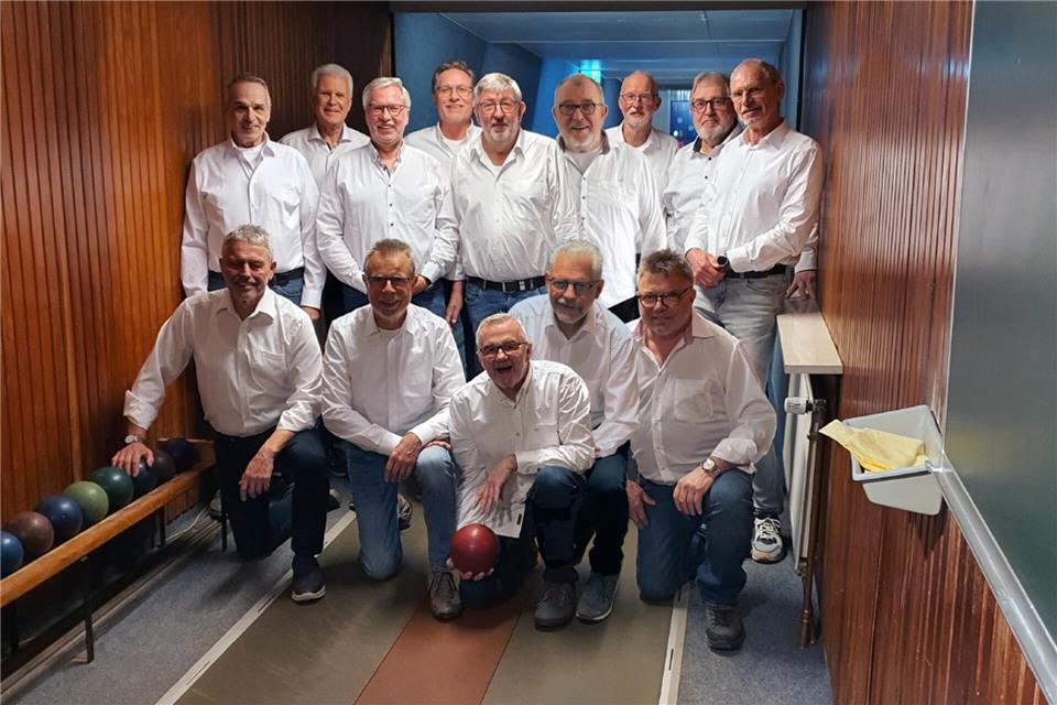 In der unteren Reihe sind zu sehen (von links): Jürgen Schwerhoff, Uwe Wübbeling, Helmut Eiling, Peter Baumeister und Wolfgang Litwa.Die mittlere Reihe zeigt (von links): Martin Roß, Thomas Niewerth, Ulrich Dehling, Heinrich Pierick und Klaus-Dieter RöttgersIn der hinteren Reihe stehen (von links): Manfred Salzmann, Jürgen Niewerth, Bernhard Holthausen und Ludger Pierick.