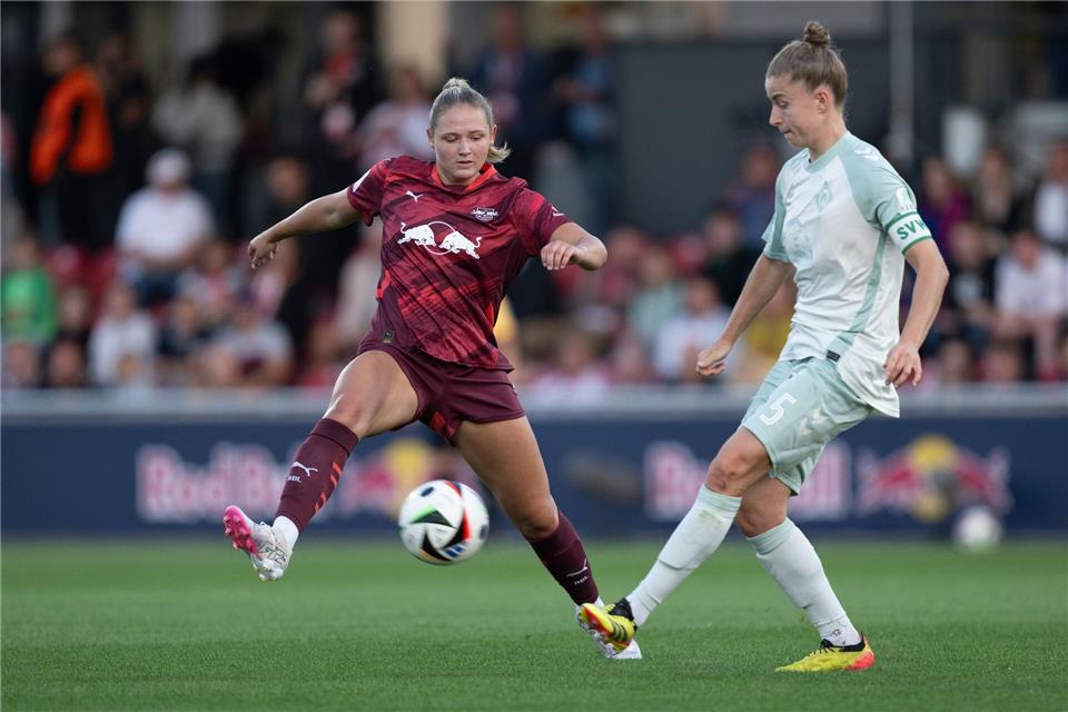 RB-Frauen im Pokal am Sonntag gegen Bremen In der vergangenen Saison konnte RB Leipzig beide Bundesligaspiele gegen Werder Bremen gewinnen. (Archivbild)Hendrik Schmidt/dpa