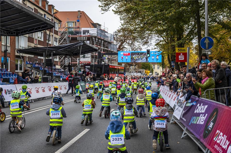 In diesem Jahr startet der Münsterland-Giro in Borken. Dazu gibt es auf dem Marktplatz ein Rahmenprogramm. Ein Höhepunkt: das Laufradrennen für Kinder (hier ein Foto aus Münster.)