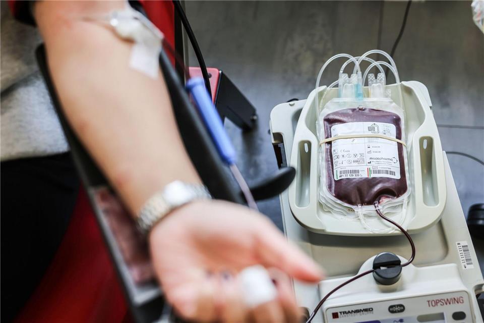 In diesem Jahr wurde in NRW rund 550.000 Mal Blut gespendet. (Symbolbild)Oliver Berg/dpa