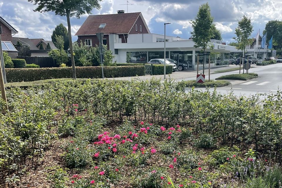 In diesem Raesfelder Autohaus ist es im Juli zu dem Angriff auf einen Arbeitskollegen gekommen.