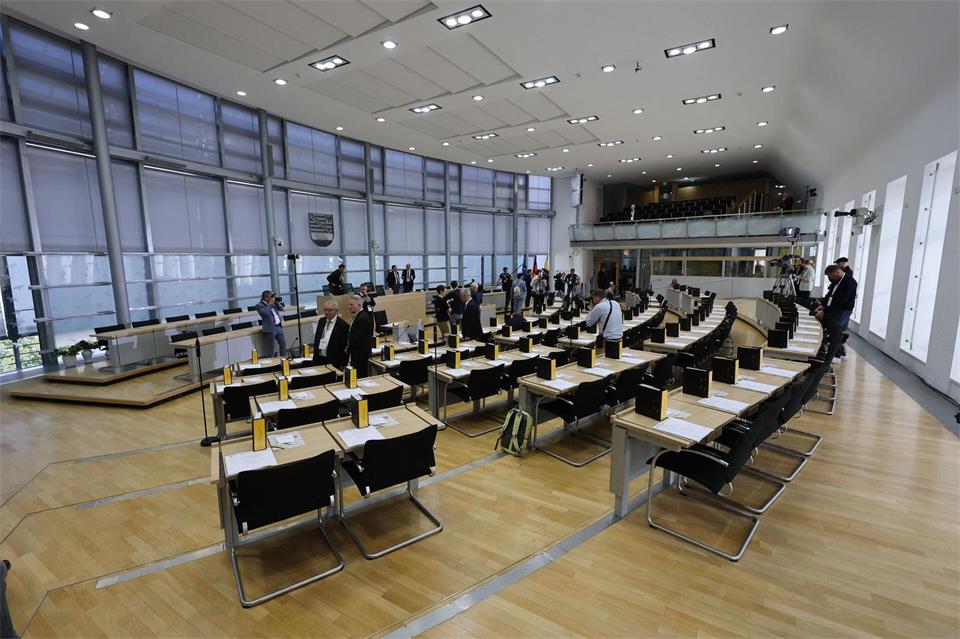 In diesem Saal soll erstmals ein AfD-Politiker zum Landtagspräsidenten gewählt werden. Jan Woitas/dpa