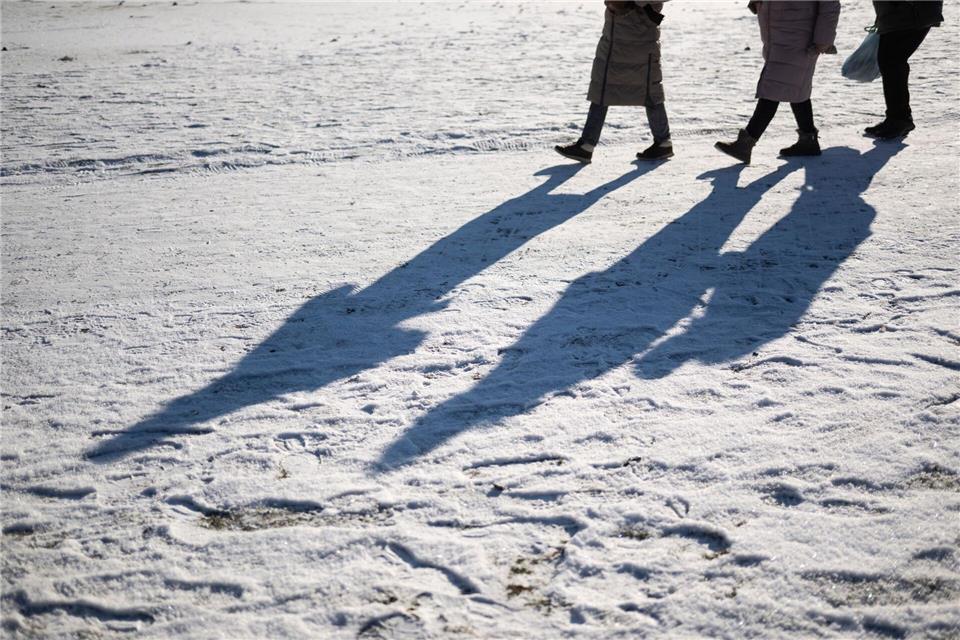 In diesen Tagen keine Seltenheit: klamme Zehen und Finger.Marijan Murat/dpa