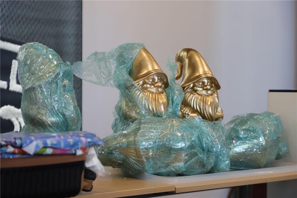 In diesen goldenen Gartenzwergen war das Ketamin versteckt-/dpa