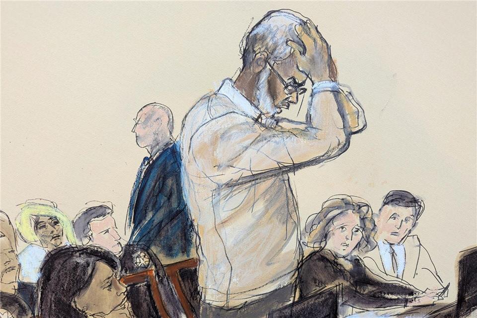 In dieser Skizze aus dem Gerichtssaal reagiert Sean „Diddy“ Combs, als er während seiner Strafmaßverkündung vor dem Bundesgericht in Manhattan eine Erklärung abgibt.Elizabeth Williams/AP/dpa